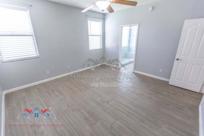Building Photo - 3068 E Ravenswood Dr