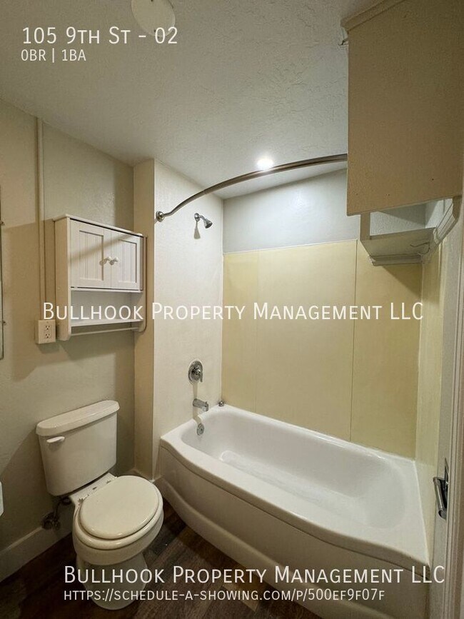 Building Photo - 105 9th St