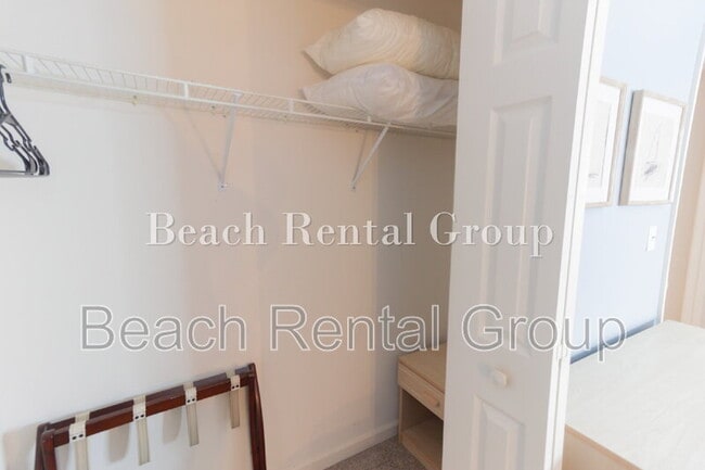 Building Photo - 4109 Pinehurst Cir