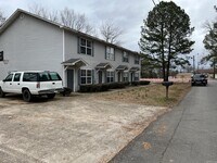 Building Photo - 1007 Skillern