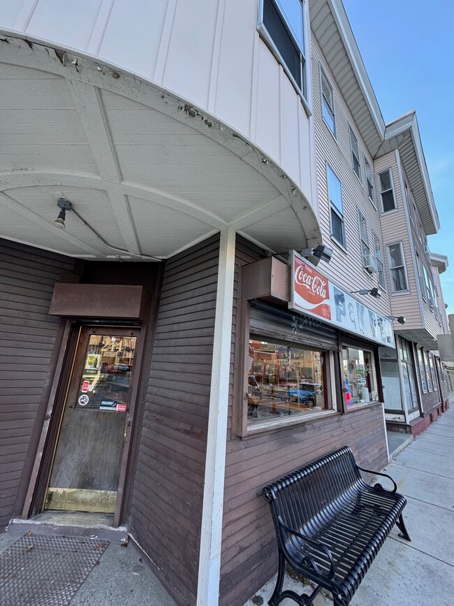 Building Photo - 250 Beacon St