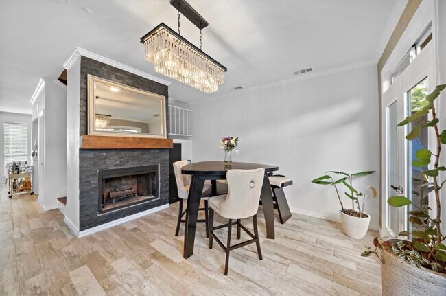 Building Photo - 15167 Kimberley Ct