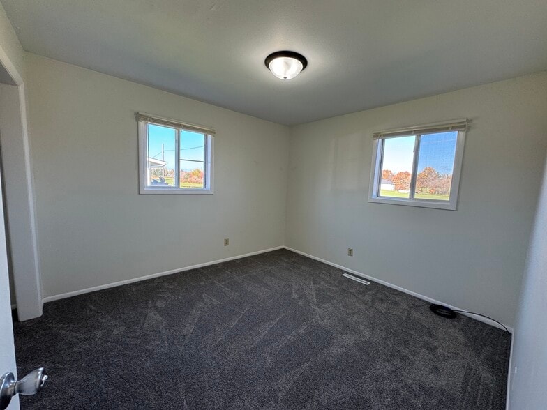 Building Photo - 647 Kennedy Ct