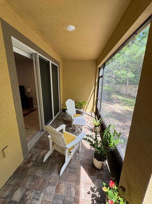 Building Photo - Beautifully maintained 3-bedroom, 2.5-bath...