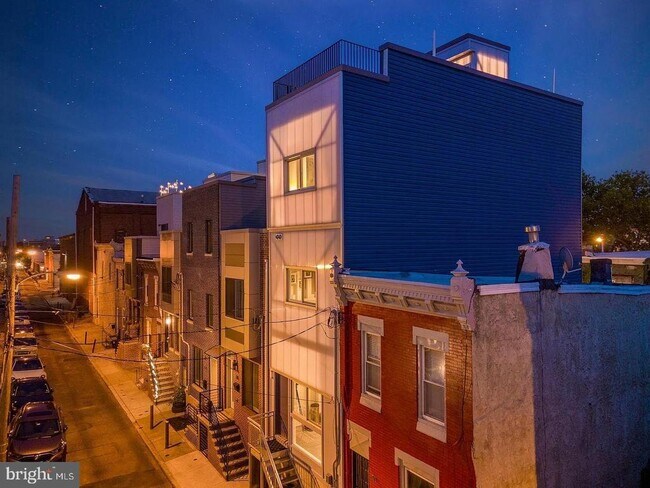 Building Photo - 732 Mercy St