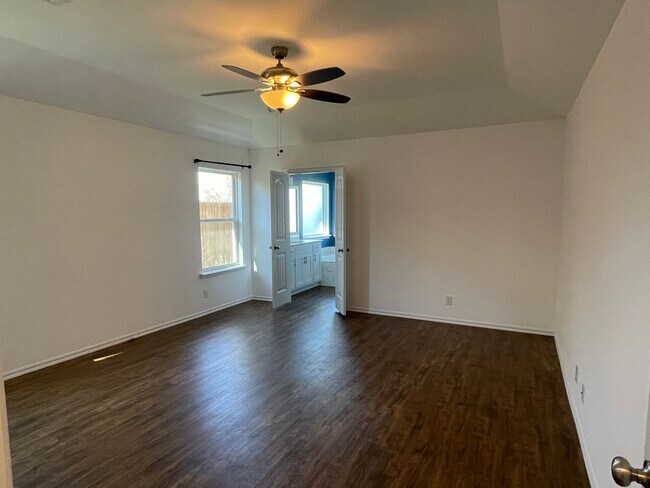 Building Photo - Spectacular 4 bedroom, 2 bath home in Owasso