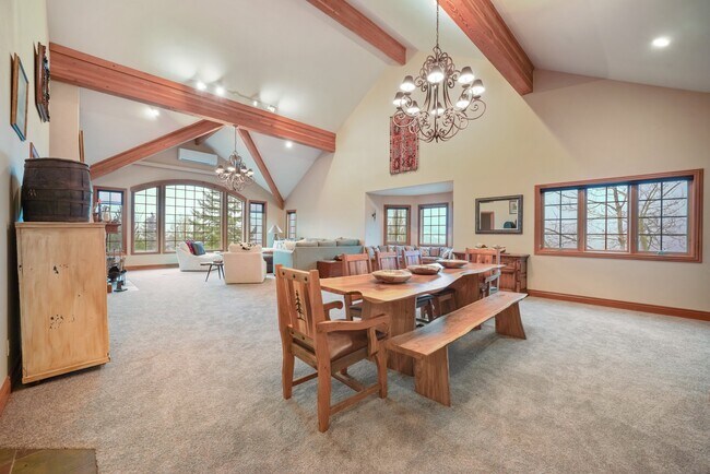 Building Photo - 9154 Daybreaker Dr