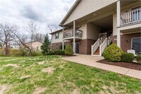 Building Photo - Creek Pointe