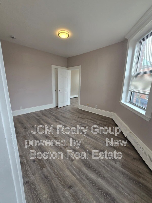 Building Photo - 124 Central Ave