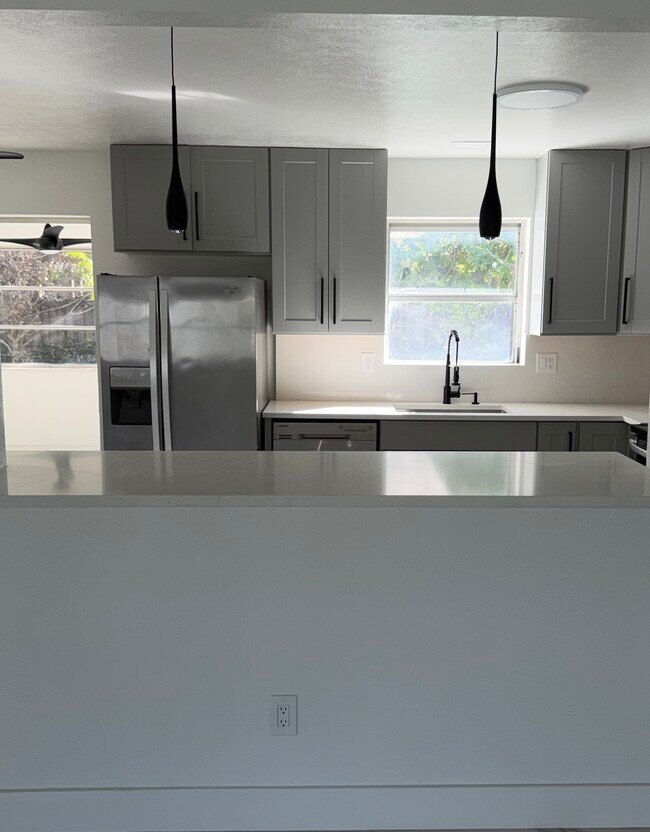 Building Photo - 1184 Milano Dr