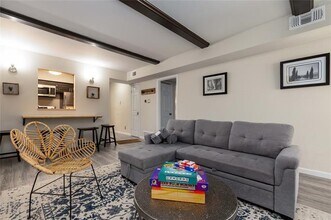 Building Photo - 904 S Weatherred Dr