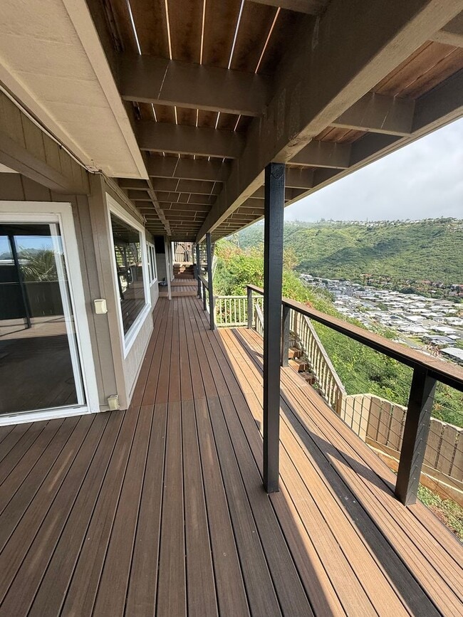 Building Photo - Luxury Hillside Home with Panoramic Kahala Beach Views – $8,000/month