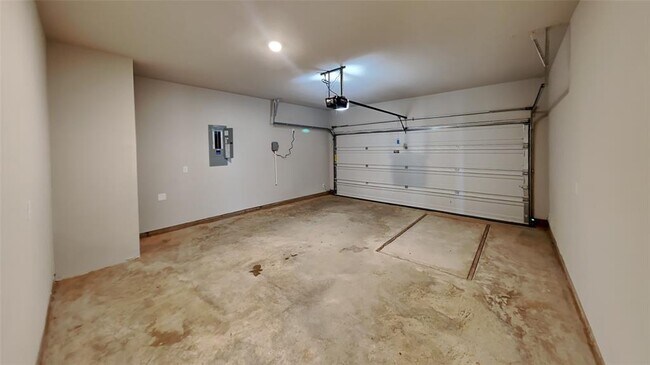 Building Photo - 10300 NW 27th St