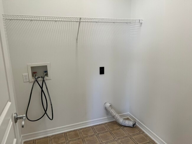 Building Photo - 8 Myrtle Oak Way