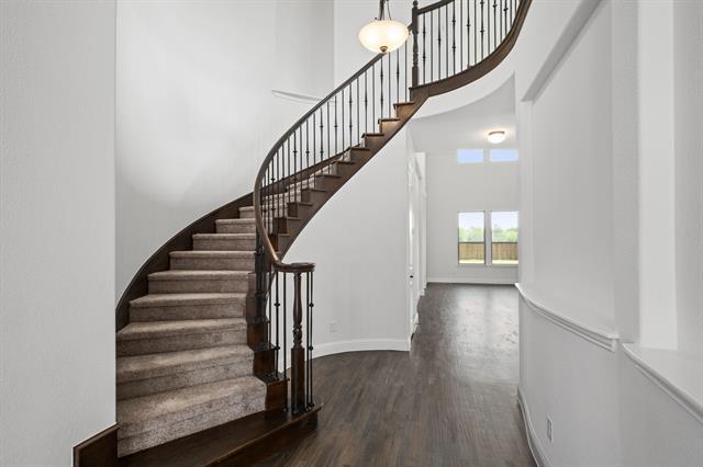 Building Photo - 1100 Grapevine Dr