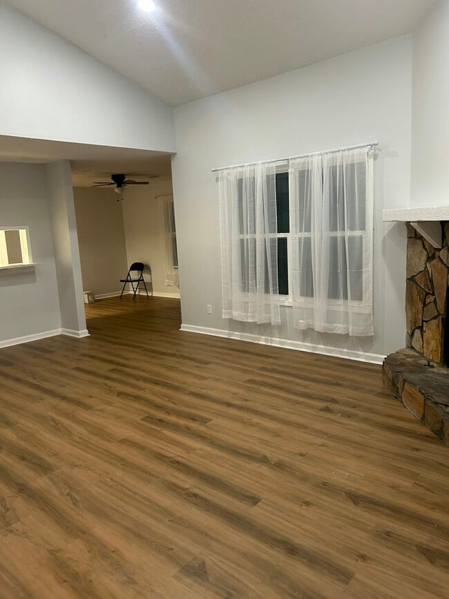 Building Photo - 1230 Hanover Pl