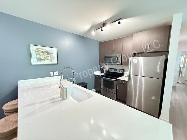 Building Photo - 3BR/3BA For Rent