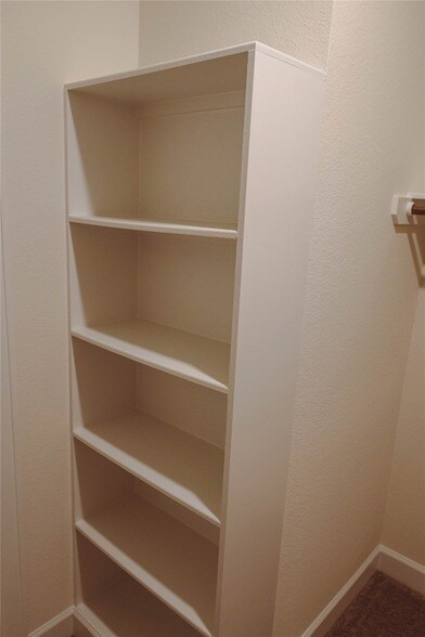 Building Photo - 3352 Vine Ter Trce