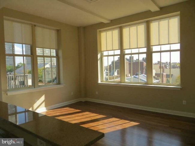 Building Photo - 312 Walnut St