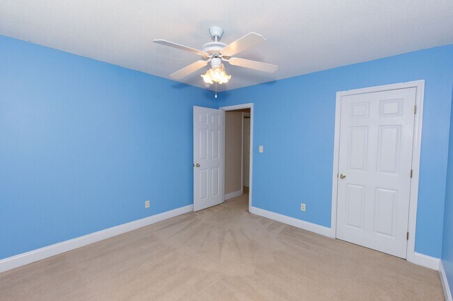 Building Photo - Great home in Hubert