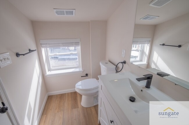 Building Photo - 1911 Eastern Ave