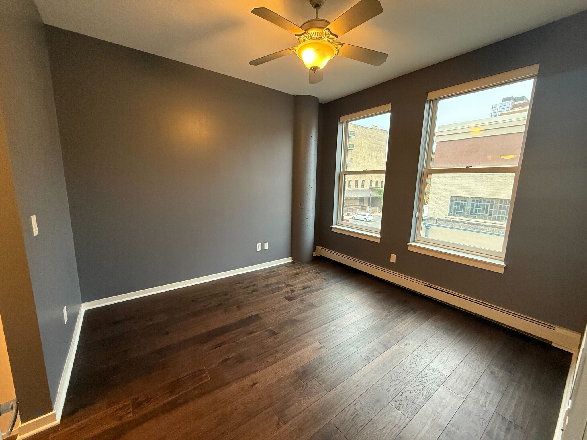 Building Photo - 401 N 2nd St