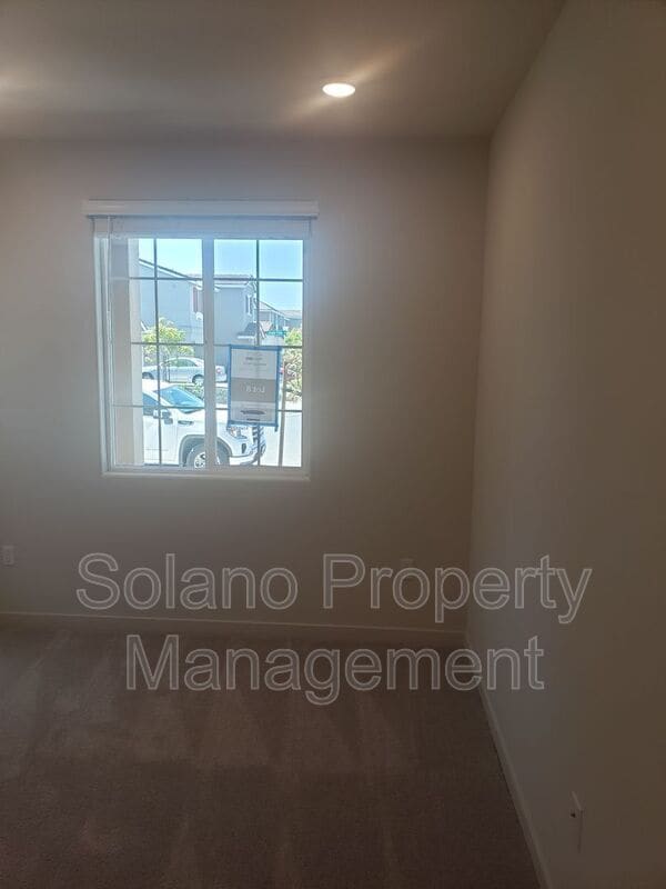 Building Photo - 2940 Sugar Pne St