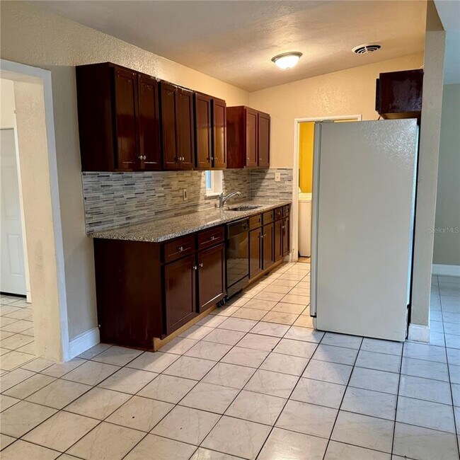 Building Photo - 5715 Elon Dr