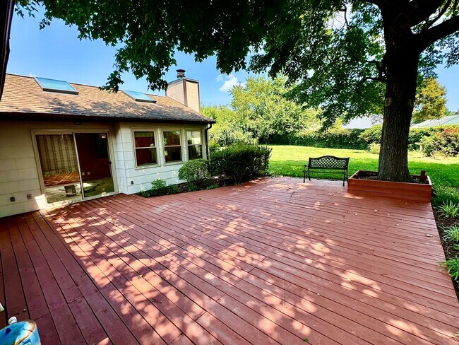 Building Photo - Newly Painted 4BR/2BA house in Pembroke Me...