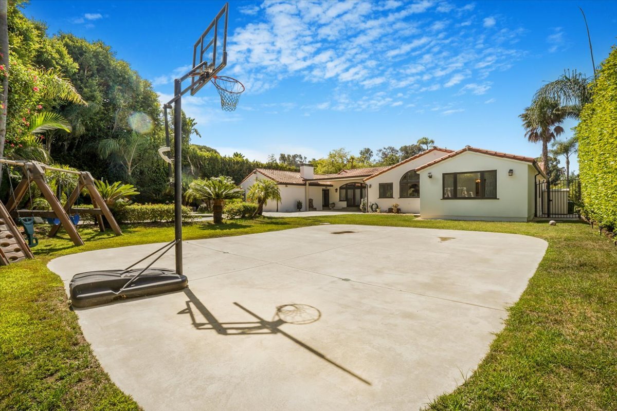 Building Photo - 114 S Layton Dr