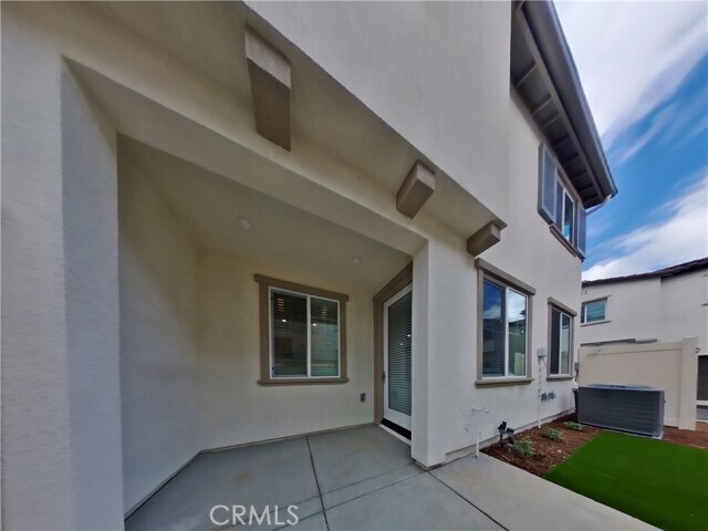 Building Photo - 31739 Willowood Way