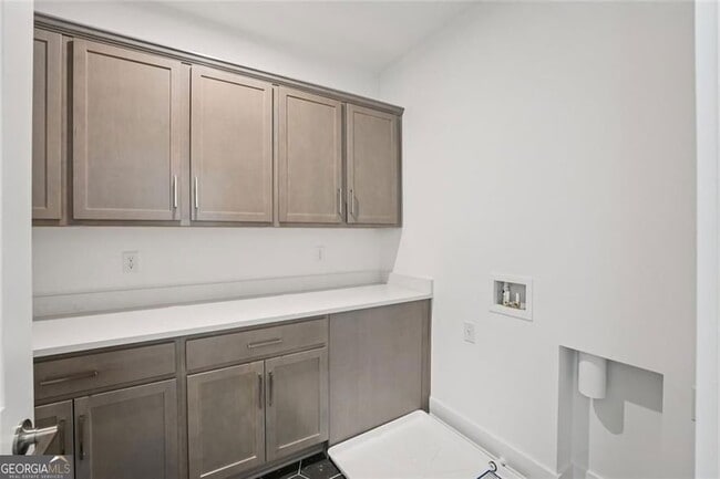 Building Photo - 2815 Medford Dr