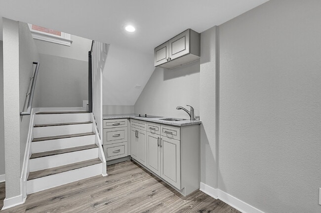 Building Photo - $3,140.95, $300 off the first month's rent, 4 Beds - 2 Bath, Single Family Home in Denver with Wa...