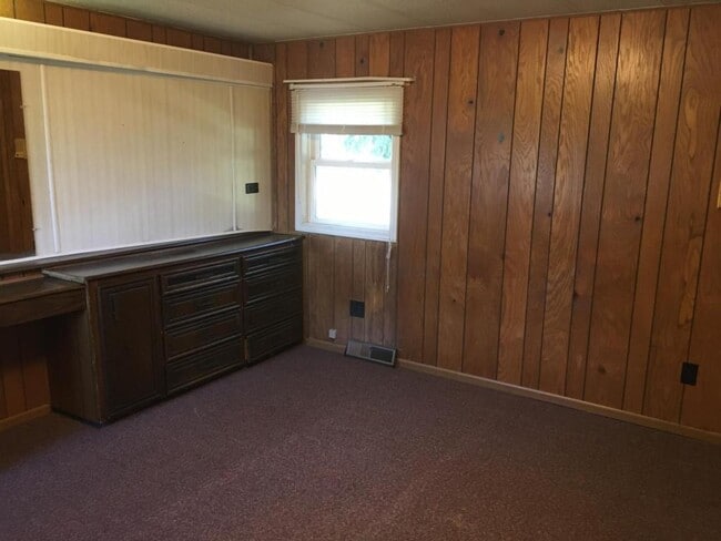 Building Photo - 4712 Road 70Y
