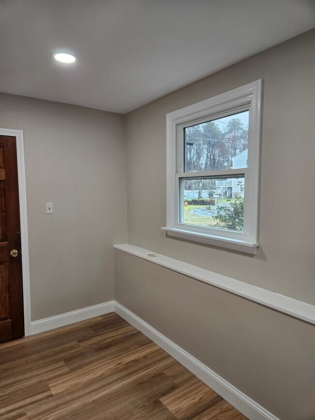 Building Photo - 9 Baxter Cir