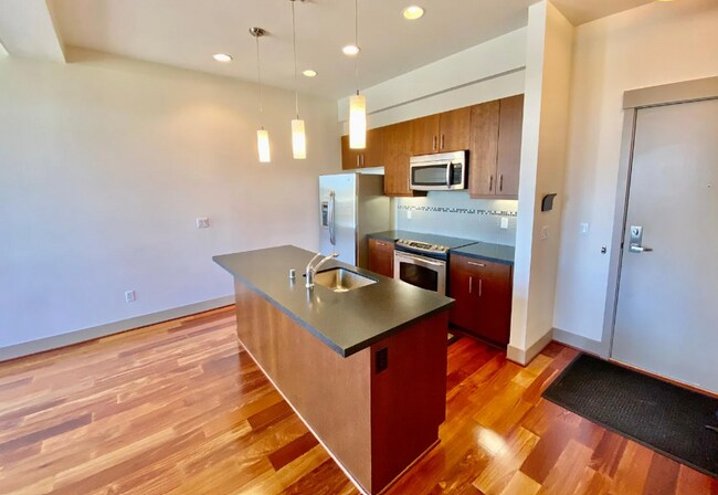 Building Photo - 4547 8th Ave NE