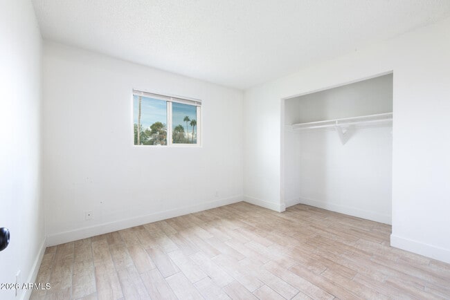 Building Photo - 157 W Juniper St