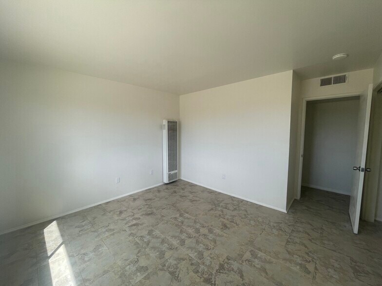 Bedroom 1 (towards interior) - 13429 Davenport St