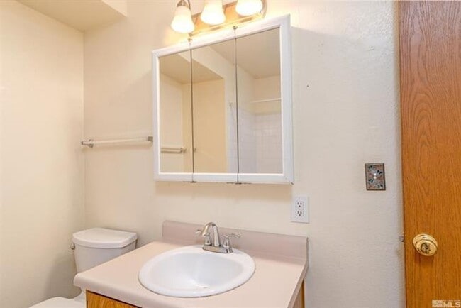 Building Photo - Great 1 bedroom condo just off Clear Acre Lane