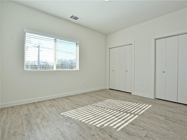 Building Photo - 7805 Cooper Ln