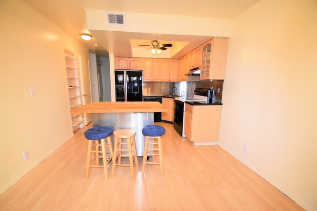 Building Photo - 827 Kingfisher Ter