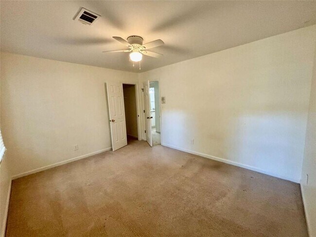 Building Photo - 4160 Creekwood Dr