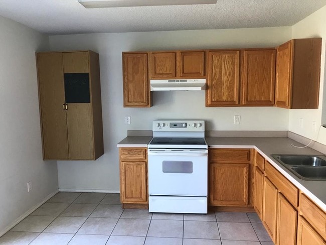 Building Photo - 3407 San Esteban Ct