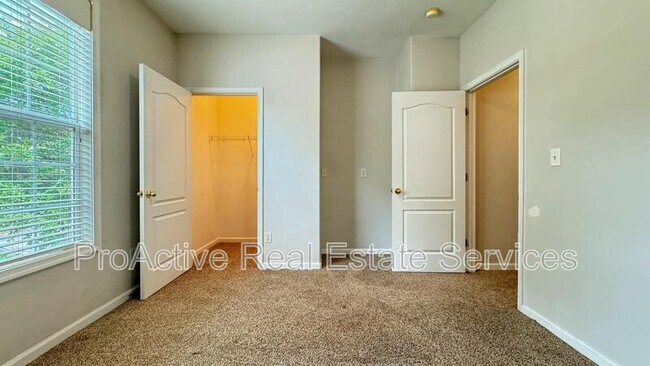 Building Photo - 1034 Grand Oak Ln