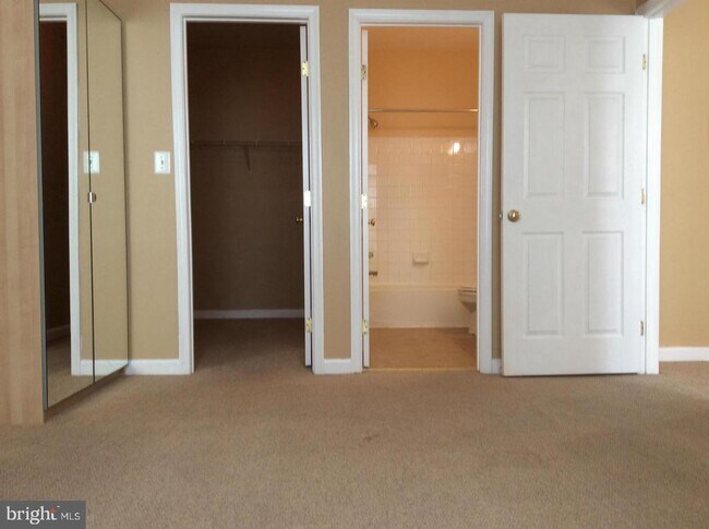 Building Photo - 14505 Hampshire Hall Ct