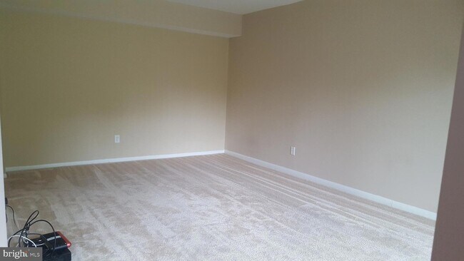 Building Photo - 6027 Majors Ln