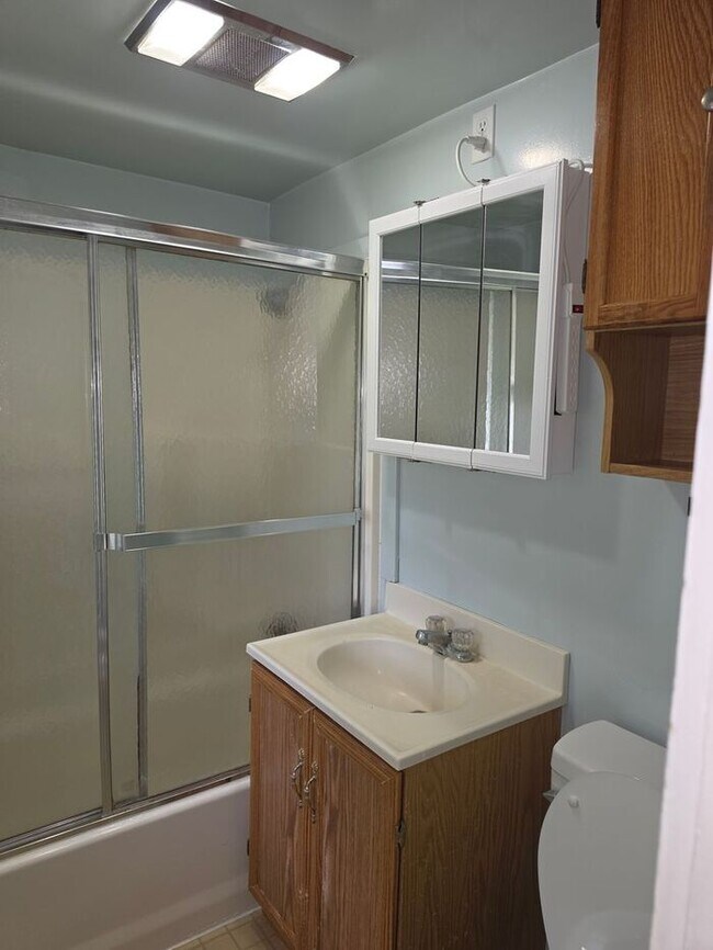 Building Photo - 2 bedroom unit in Berrien Springs