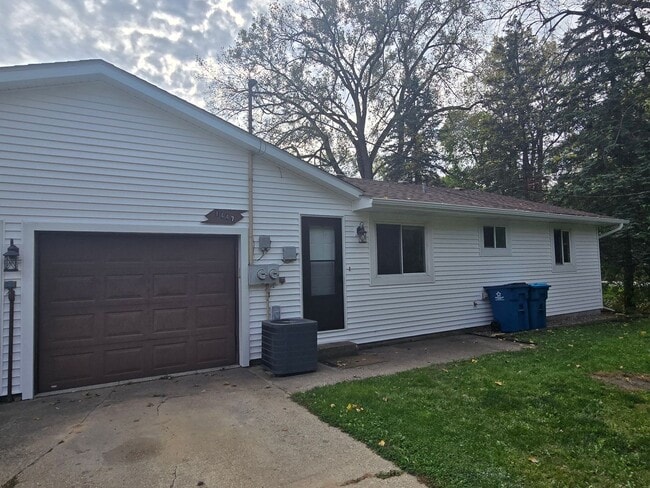 Primary Photo - Updated 2 Bedroom Duplex
