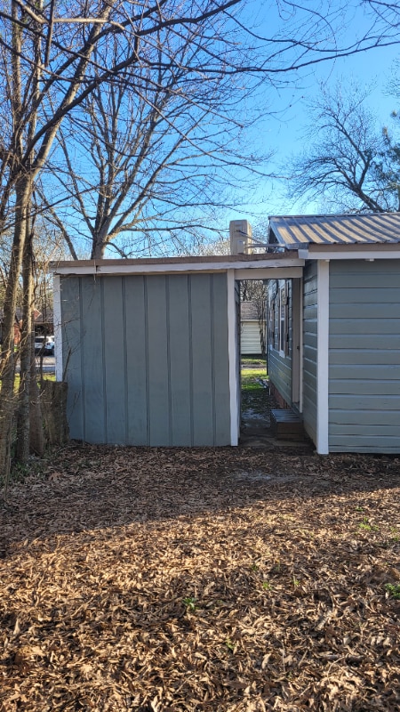 Building Photo - 208 W Chester St