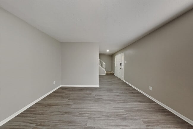Building Photo - 8415 Sparkling Springs Dr